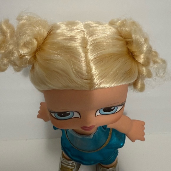 16โ Bratz Babyz Super Skaterz Cloe Doll - Picture 3 of 13